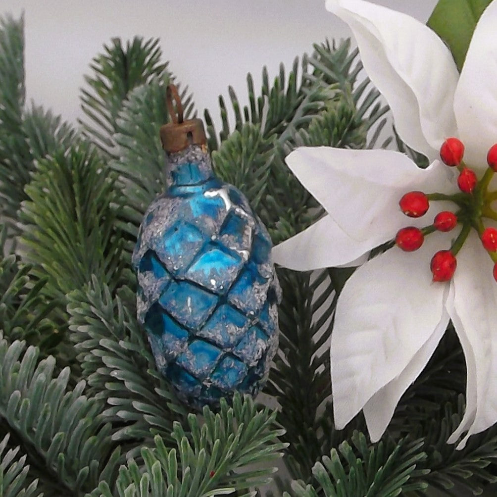 Vintage Christmas Pine Cone-shaped Glass Decoration