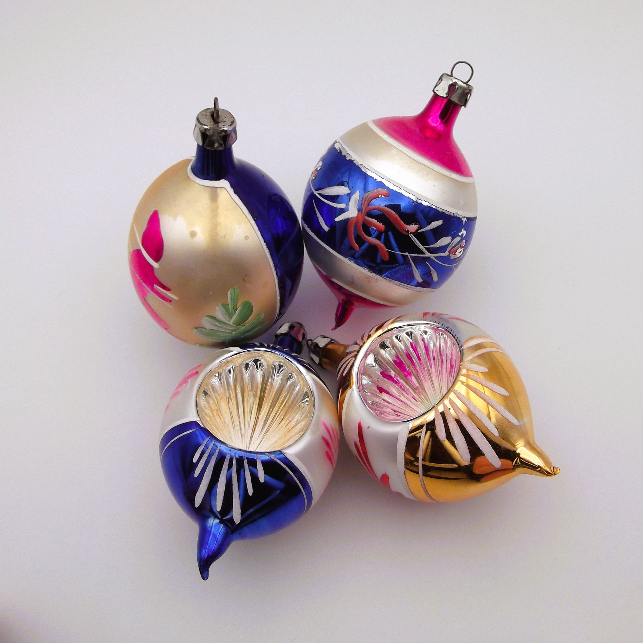 Vintage Christmas Oval Glass Bauble (four)