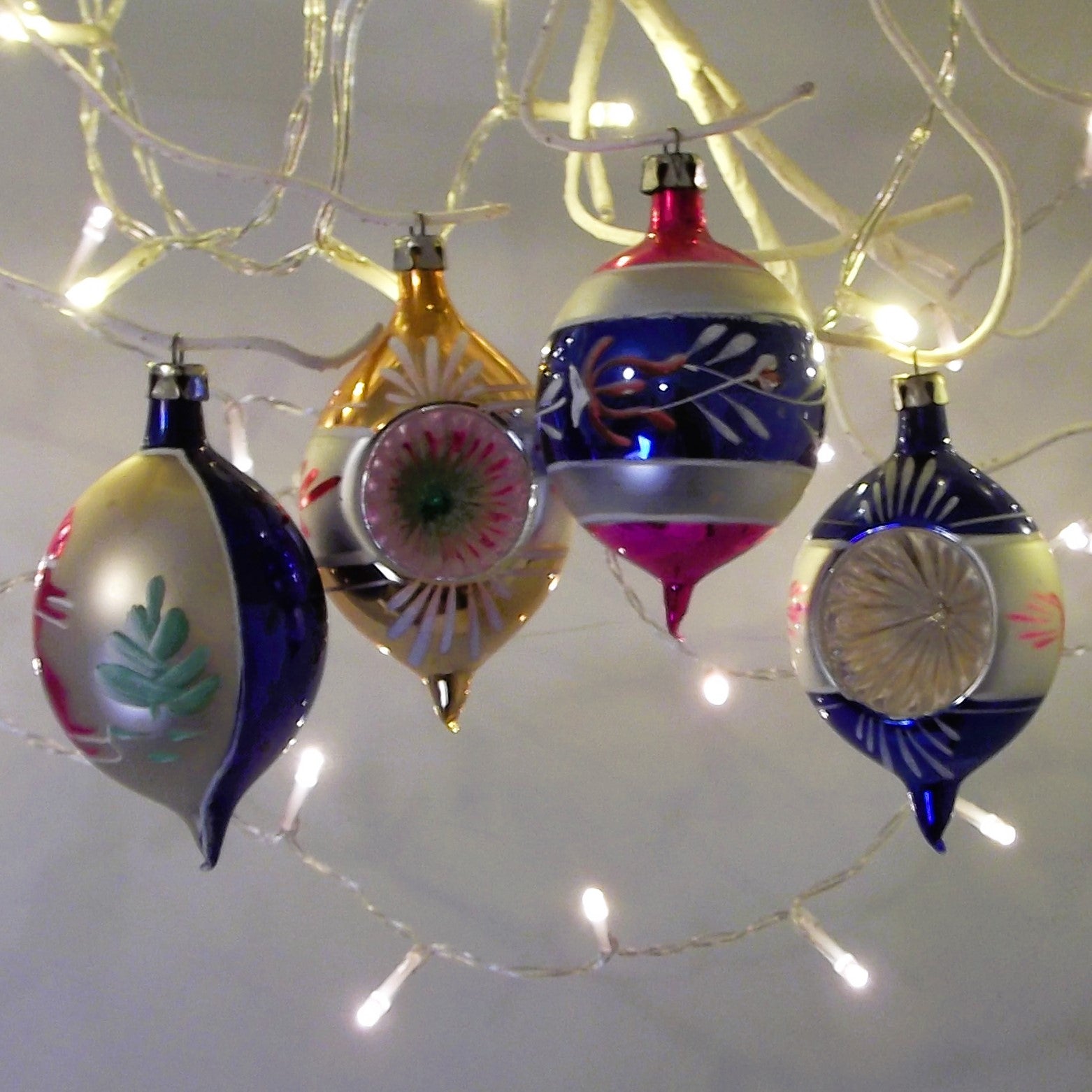 Vintage Christmas Oval Glass Bauble (four)